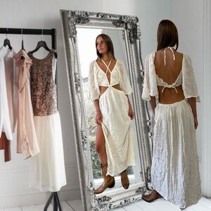 Jen’s pirate booty Rambling Rose Mid Drift Cut Out Maxi White Dress NIP